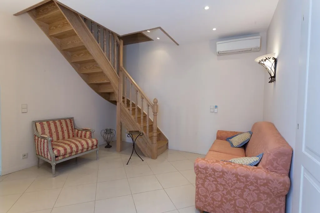 Villa Helios Roquebrune-Cap-Martin 0*,
